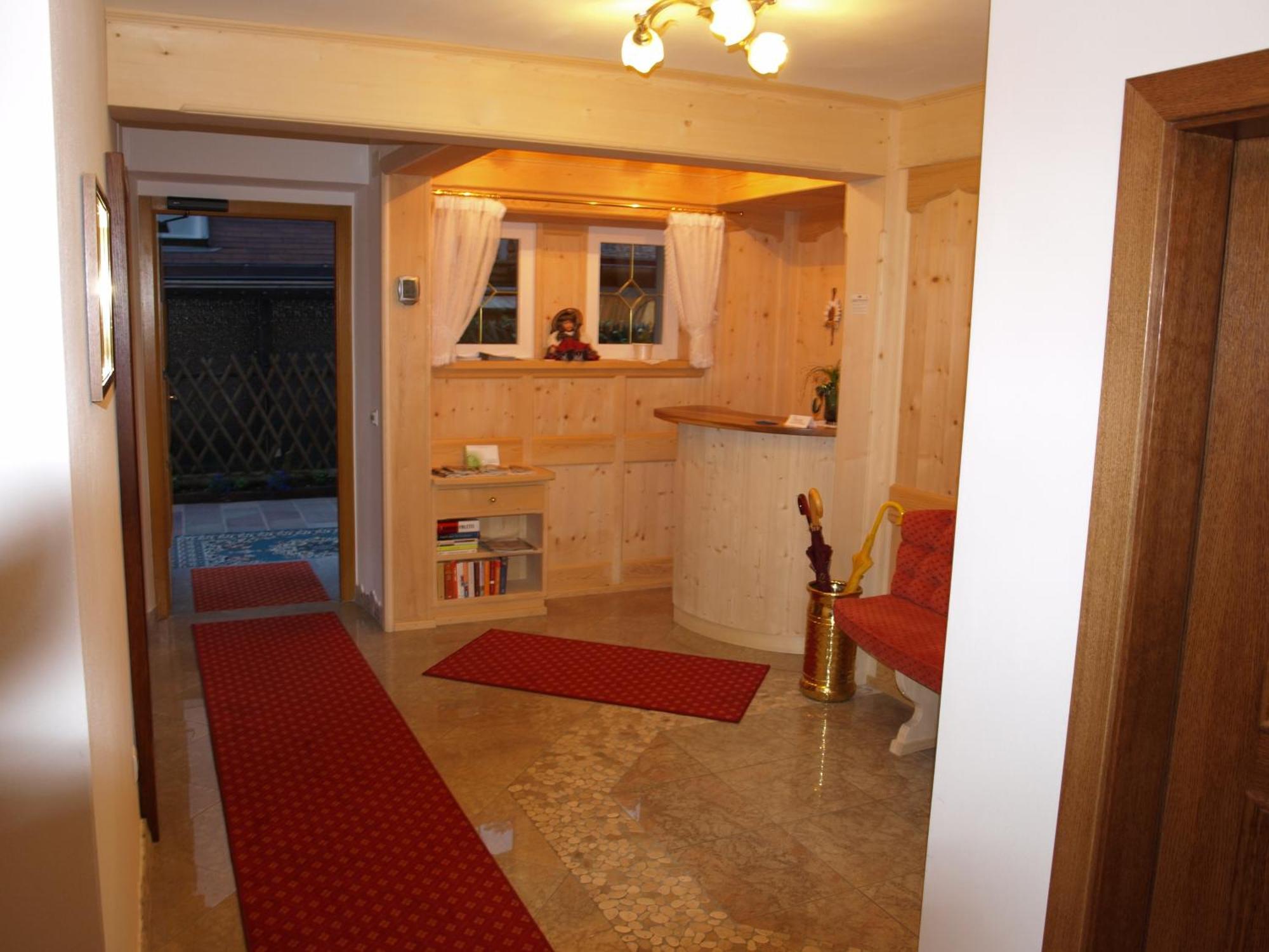 Bed and Breakfast Garni Flurida Selva di Val Gardena Exterior foto