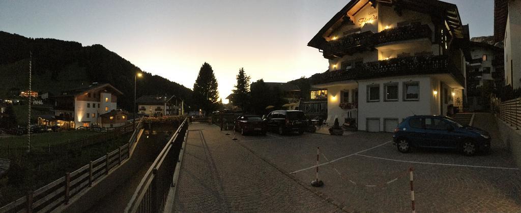 Bed and Breakfast Garni Flurida Selva di Val Gardena Exterior foto